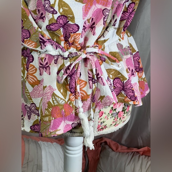 Blush Size Large Butterfly Cold Shoulder Top - Picture 3 of 7